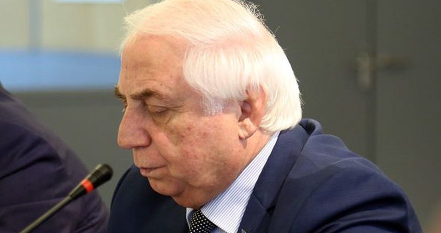 Deputat Sahibkarlar boş iş yerlərinin sayını gizlədirlər Deputat Sahibkarlar boş iş yerlərinin sayını gizlədirlər