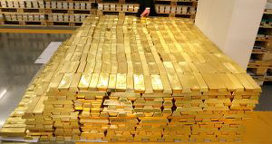 Qızıl 3 dollar bahalaşıb Qızıl 3 dollar bahalaşıb