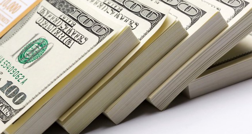 Dollar 1,70 manatadək ucuzlaşıb Dollar 1,70 manatadək ucuzlaşıb