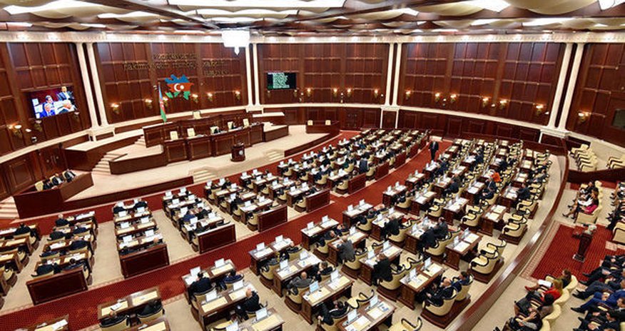 Milli Məclisin plenar iclası başlayıb Milli Məclisin plenar iclası başlayıb