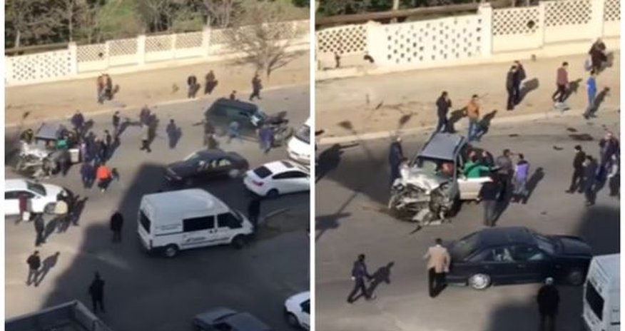 В Баку авария попала на камеру – ВИДЕО В Баку авария попала на камеру – ВИДЕО
