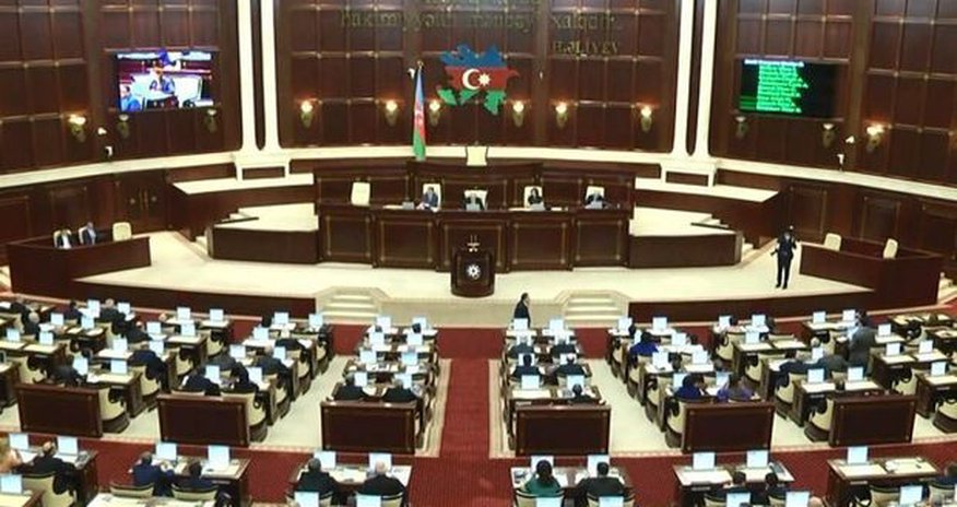 Началось пленарное заседание Милли Меджлиса Началось пленарное заседание Милли Меджлиса