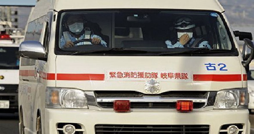 Автомобиль врезался в колонну школьников Автомобиль врезался в колонну школьников