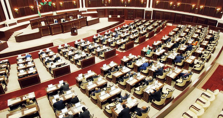 Azərbaycanda deputatların hədiyyə qəbul etməsinə məhdudiyyət qoyulur Azərbaycanda deputatların hədiyyə qəbul etməsinə məhdudiyyət qoyulur