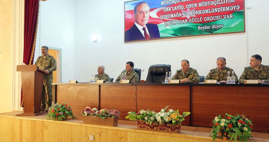 Zakir Həsənov cəbhə bölgəsində iclas keçirdi Zakir Həsənov cəbhə bölgəsində iclas keçirdi