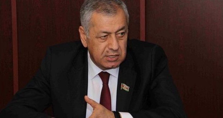Deputat murdar heyvan ətlərindın danışdı Deputat murdar heyvan ətlərindın danışdı