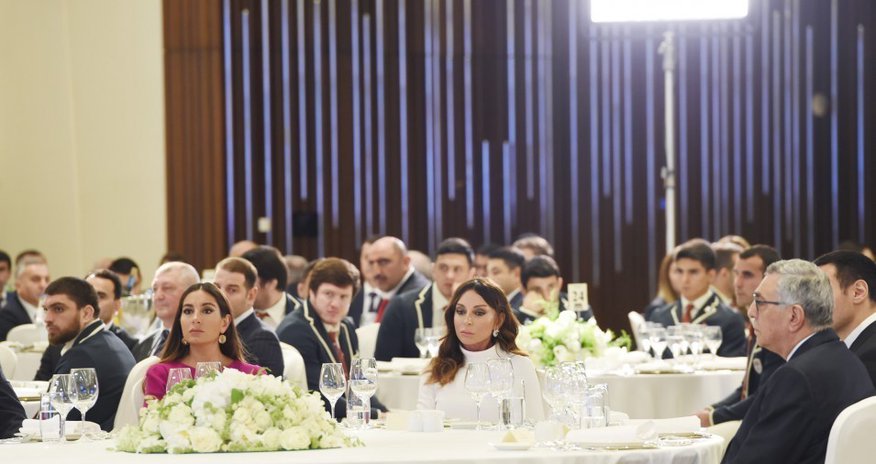 Prezident ailəsində şad gün - FOTOLAR Prezident ailəsində şad gün - FOTOLAR