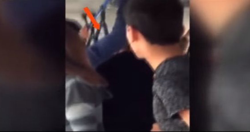 В Баку в автобусе избили карманника – ВИДЕО В Баку в автобусе избили карманника – ВИДЕО