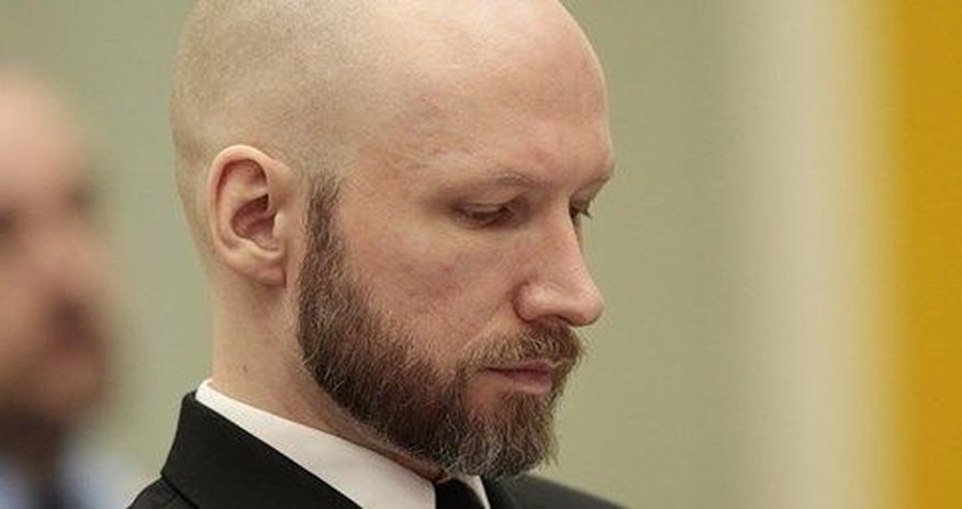 Брейвик сменил имя Брейвик сменил имя