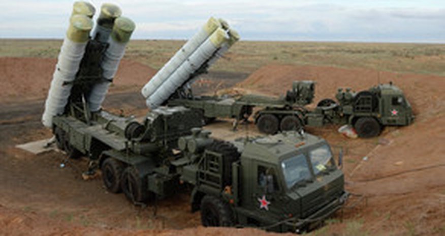 Российские ЗРК С-400 продемонстрированы в Сирии - ВИДЕО Российские ЗРК С-400 продемонстрированы в Сирии - ВИДЕО