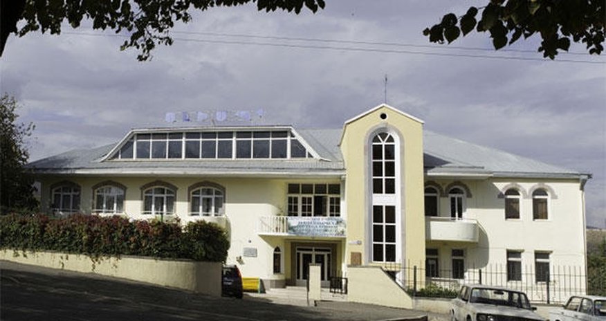 Ermənilər Qarabağda hotellər tikirlər - FOTO Ermənilər Qarabağda hotellər tikirlər - FOTO