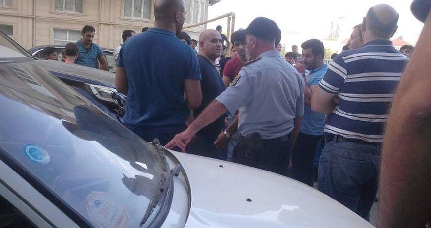 ABŞ səfirliyinin avtomobili Bakıda qəzaya düşüb ABŞ səfirliyinin avtomobili Bakıda qəzaya düşüb