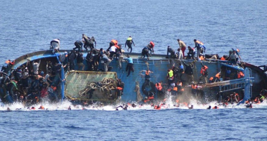 Qaçqınları daşıyan gəmi batdı, 126 nəfər öldü Qaçqınları daşıyan gəmi batdı, 126 nəfər öldü