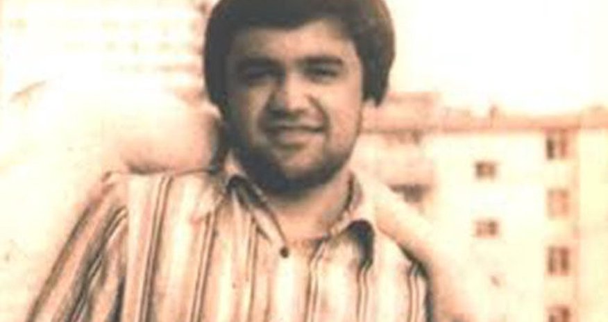 Rövnəq Abdullayevin tələbəlik şəkli yayıldı – FOTOLAR Rövnəq Abdullayevin tələbəlik şəkli yayıldı – FOTOLAR