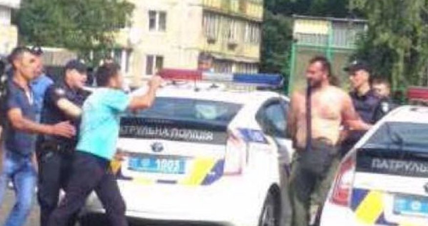 Kiyevdə azərbaycanlılar atəşə tutuldu: Yaralananlar var Kiyevdə azərbaycanlılar atəşə tutuldu: Yaralananlar var