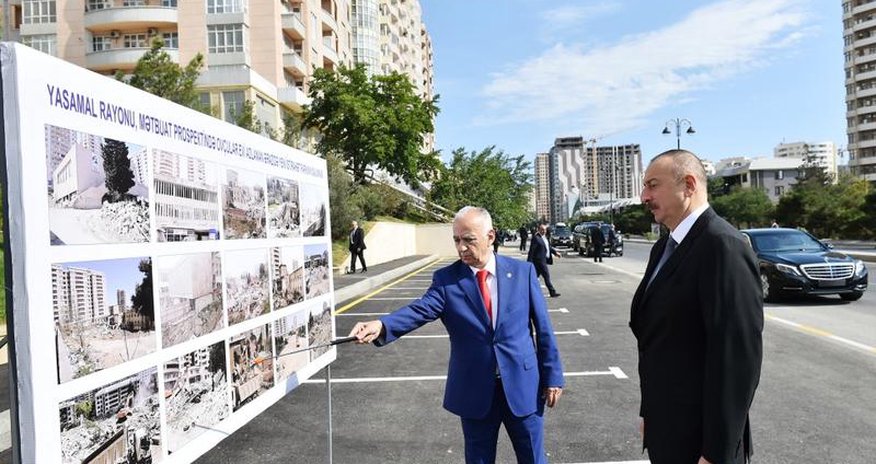 Prezident Yasamal rayonunda yeni salınan parkda yaradılan şəraitlə tanış olub Prezident Yasamal rayonunda yeni salınan parkda yaradılan şəraitlə tanış olub