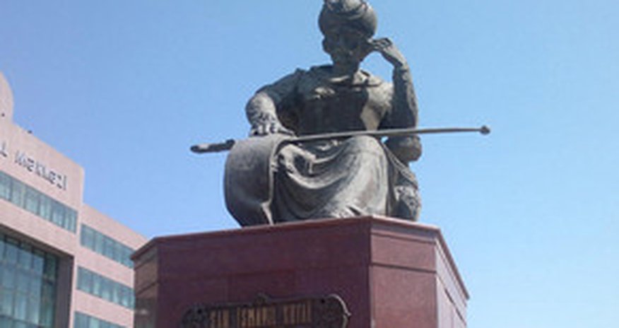Памятник Хатаи будет перенесен Памятник Хатаи будет перенесен