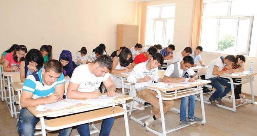 Ali məktəblərə ixtisas seçimi başlayıb Ali məktəblərə ixtisas seçimi başlayıb
