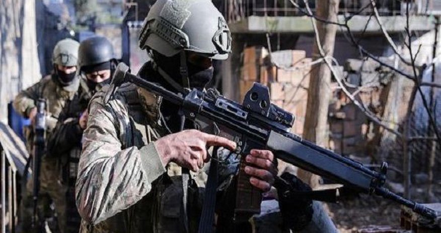 Türkiyədə sağ ələ keçmək istəməyən 2 terrorçu özünü partladıb Türkiyədə sağ ələ keçmək istəməyən 2 terrorçu özünü partladıb
