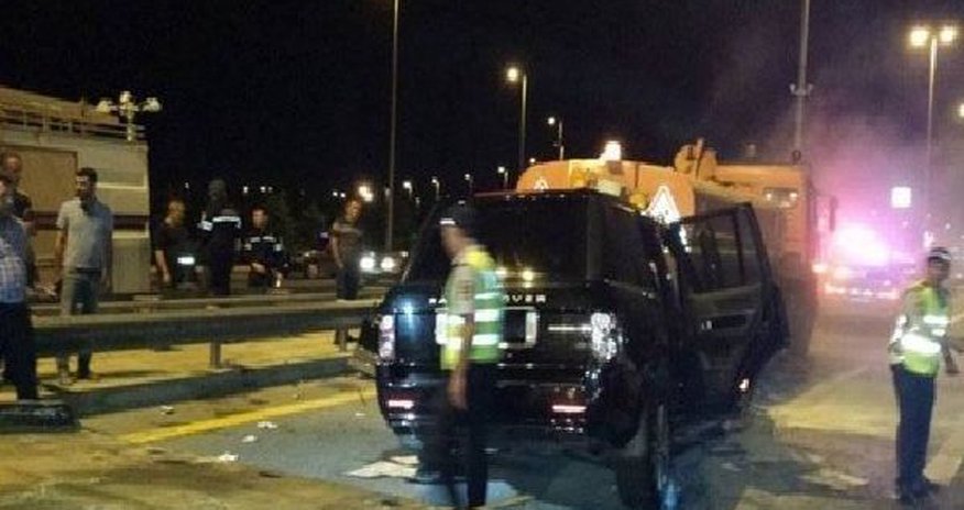 İş adamının oğlu "Range Rover"lə qəzaya düşdü – 1 ağır yaralı İş adamının oğlu "Range Rover"lə qəzaya düşdü – 1 ağır yaralı