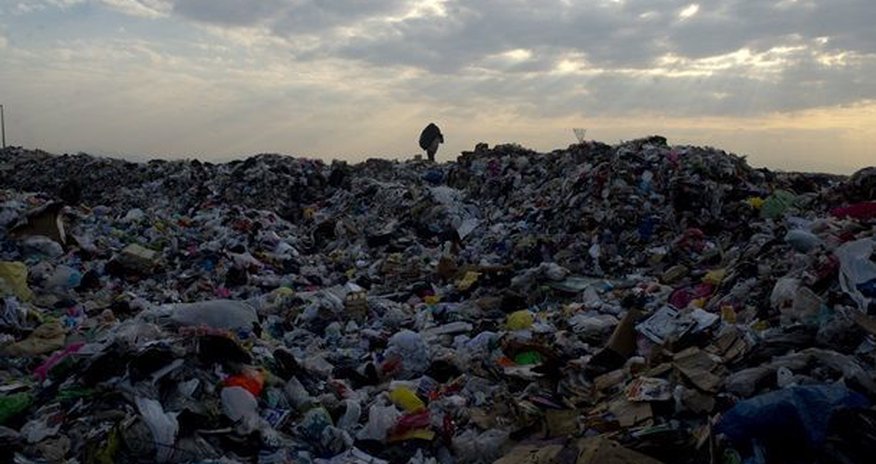 Qvineyada zibil yığını sürüşüb – Ölənlər var Qvineyada zibil yığını sürüşüb – Ölənlər var