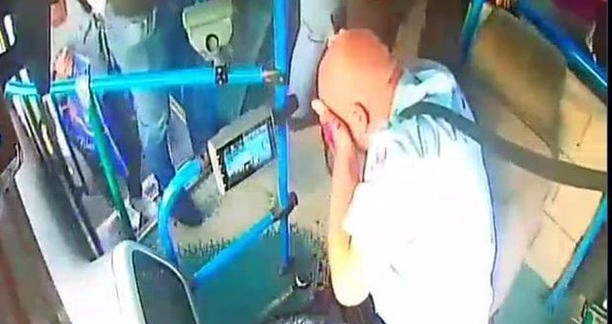 Задержан хулиган, избивший водителя автобуса Задержан хулиган, избивший водителя автобуса