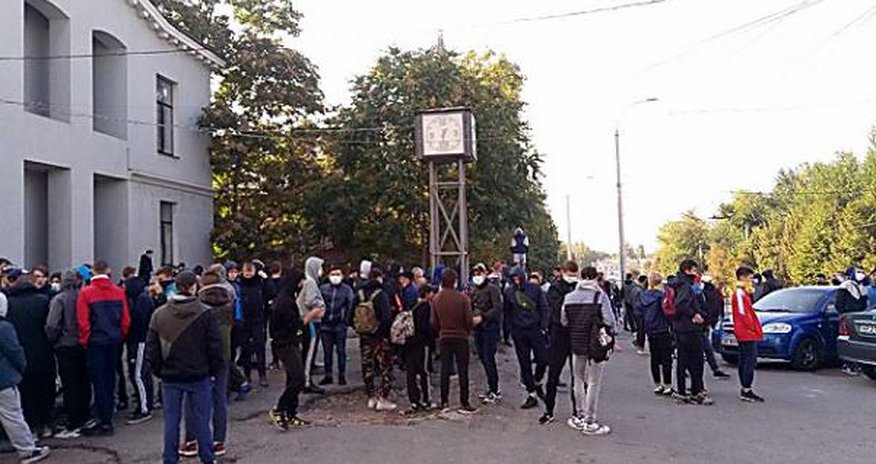 Sarkisyana atəş açılıb Sarkisyana atəş açılıb
