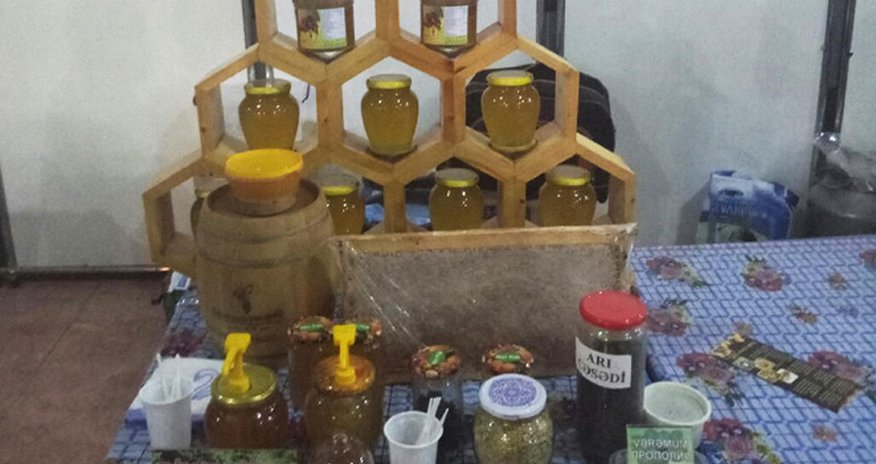 Nazirlik 22,5 ton balı satışdan çıxarıb Nazirlik 22,5 ton balı satışdan çıxarıb