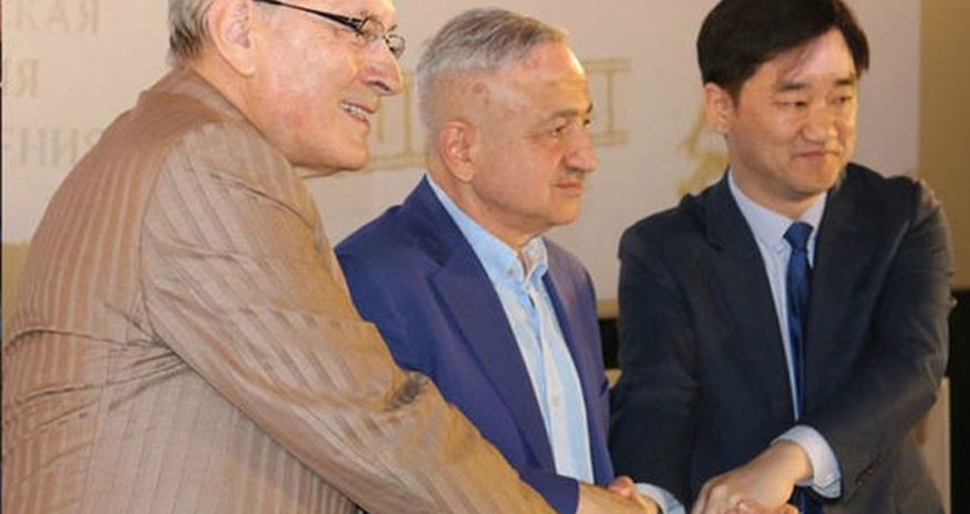 Vaqif Mustafayevə Çin telekanalında vəzifə verildi Vaqif Mustafayevə Çin telekanalında vəzifə verildi