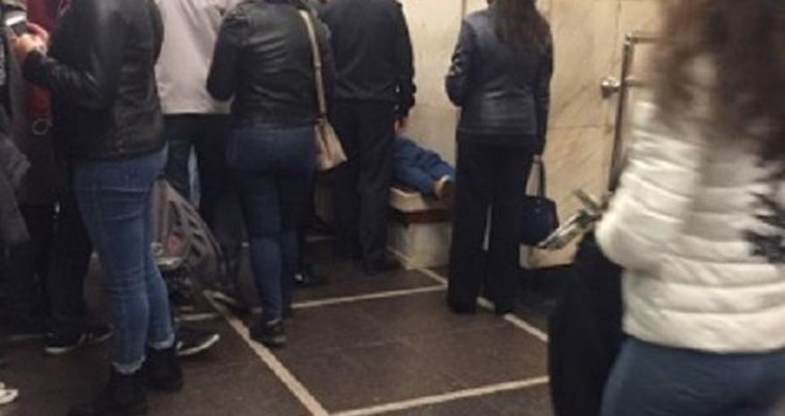 Bakı metrosunda həyəcanlı anlar Bakı metrosunda həyəcanlı anlar