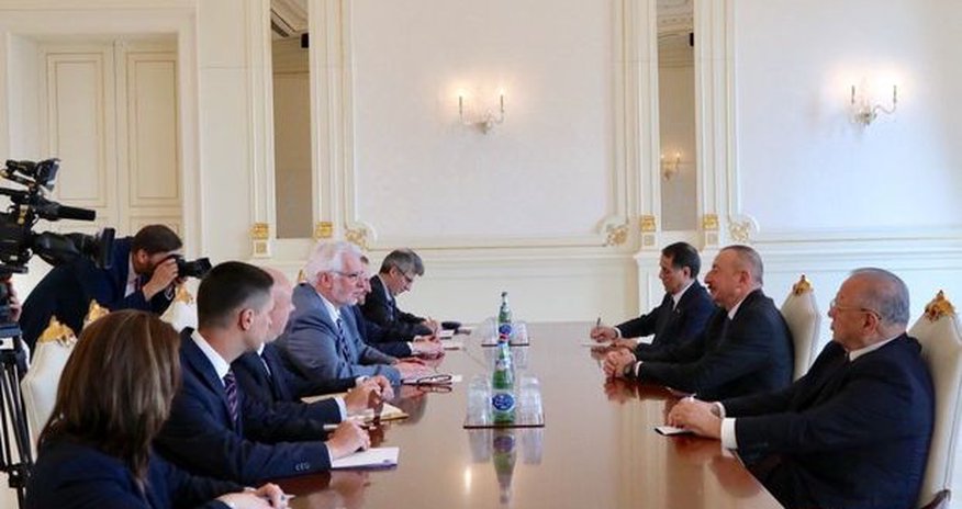 Президент принял главу МИД Польши Президент принял главу МИД Польши
