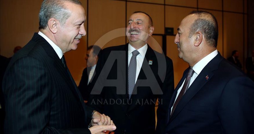 İlham Əliyevlə Ərdoğanın səmimi görüşü - FOTO İlham Əliyevlə Ərdoğanın səmimi görüşü - FOTO