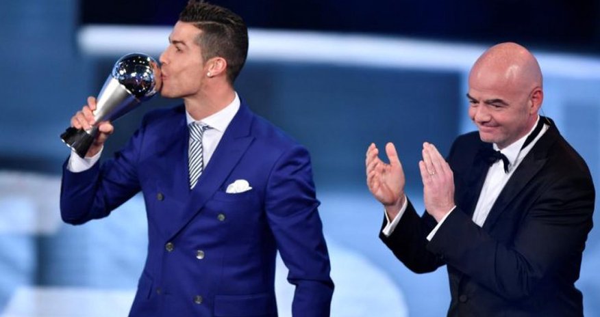 İlin ən yaxşı futbolçusu - Kriştiano Ronaldo İlin ən yaxşı futbolçusu - Kriştiano Ronaldo