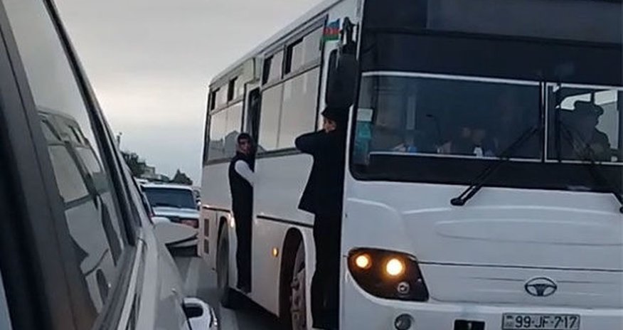 Bakıda avtobus özbaşınalığı – VİDEO Bakıda avtobus özbaşınalığı – VİDEO
