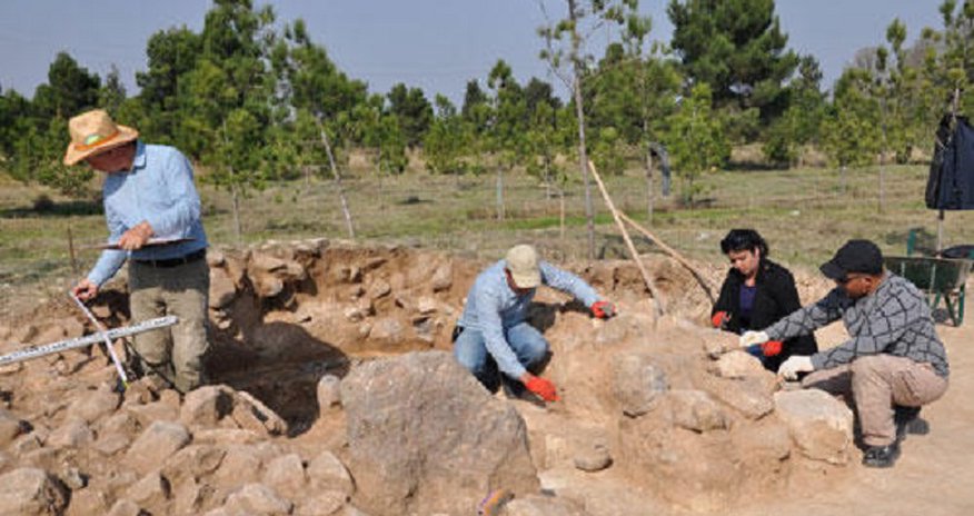 Gəncədə 3300 il yaşı olan kurqan aşkarlanıb Gəncədə 3300 il yaşı olan kurqan aşkarlanıb