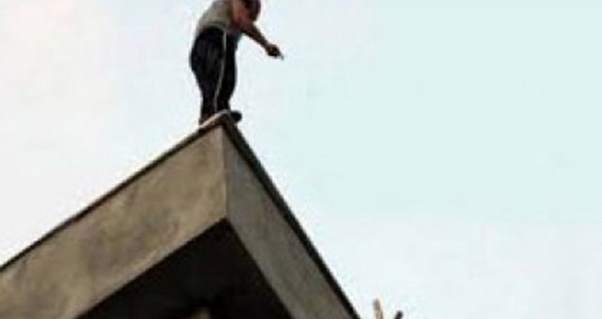 В Баку предотвращена попытка суицида В Баку предотвращена попытка суицида