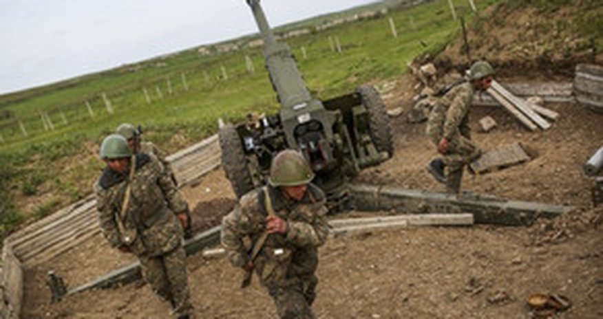 Артиллеристы армянской армии по ошибке подвергли обстрелу свою военную часть Артиллеристы армянской армии по ошибке подвергли обстрелу свою военную часть