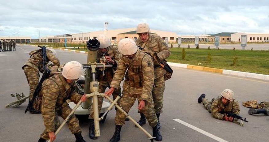 Artilleriya döyüşə hazırlandı – FOTO Artilleriya döyüşə hazırlandı – FOTO