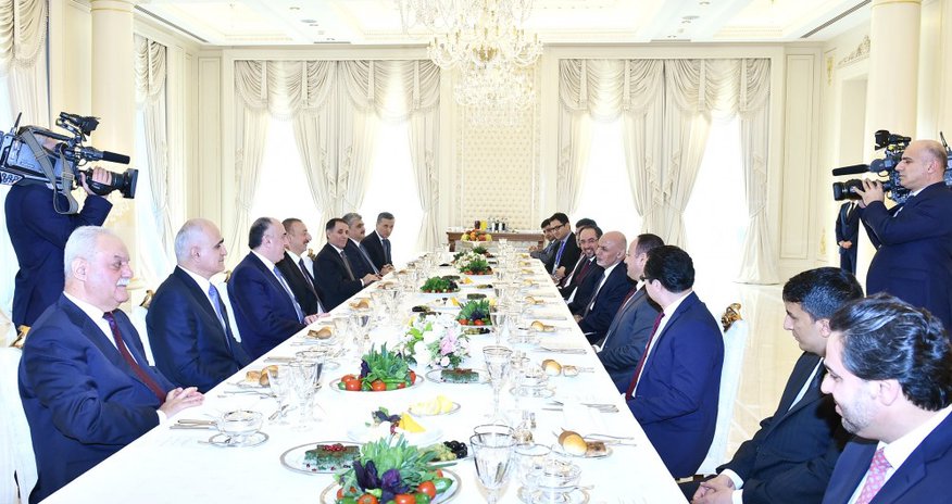 Prezidentlər birgə nahar ediblər Prezidentlər birgə nahar ediblər