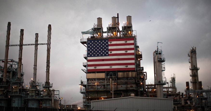 Резкий рост запасов бензина в США удешевил нефть Резкий рост запасов бензина в США удешевил нефть