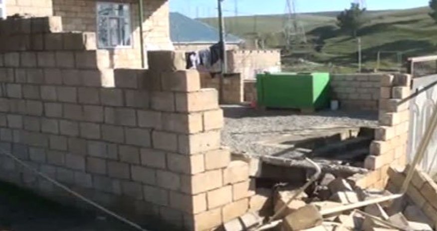Azərbaycanda sürüşmə - VİDEO Azərbaycanda sürüşmə - VİDEO