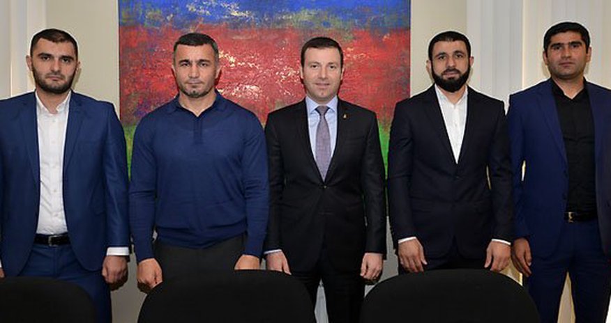 Rəşad Sadıqov iki yığmanın baş məşqçisi oldu Rəşad Sadıqov iki yığmanın baş məşqçisi oldu