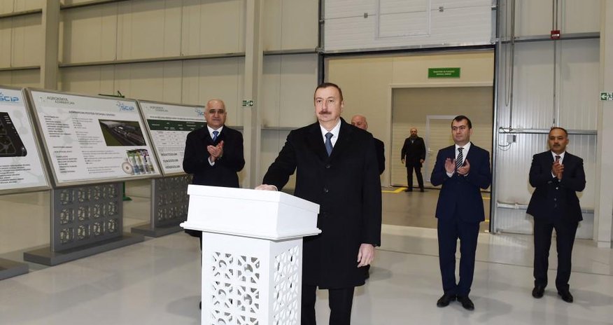 Президент посетил Сумгайытский химико-промышленный парк Президент посетил Сумгайытский химико-промышленный парк