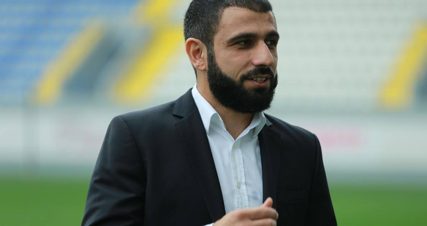 Rəşad Sadıqov ilin futbolçusu seçildi Rəşad Sadıqov ilin futbolçusu seçildi
