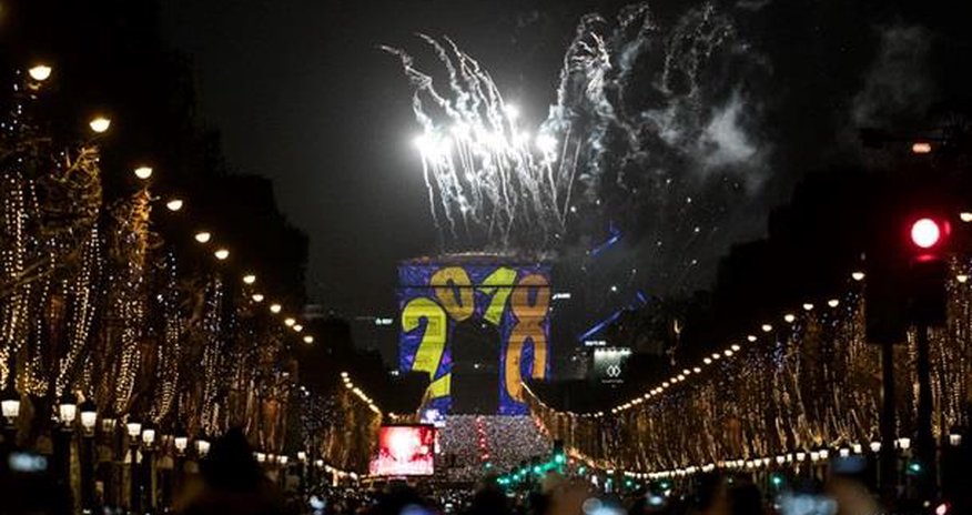 Новогодняя ночь во Франции: сожгли более тысячи машин Новогодняя ночь во Франции: сожгли более тысячи машин