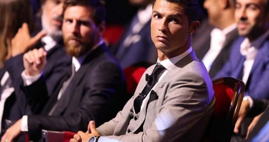 Messi Ronaldonu qabaqladı Messi Ronaldonu qabaqladı