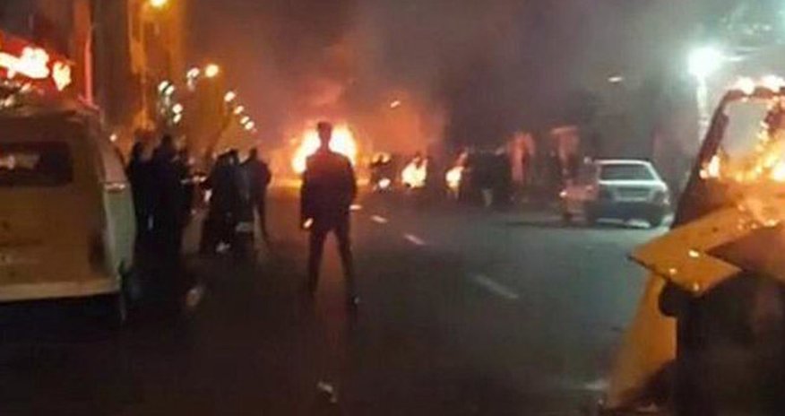 İran ayaqda: Ordu Əhvaza yeridildi İran ayaqda: Ordu Əhvaza yeridildi