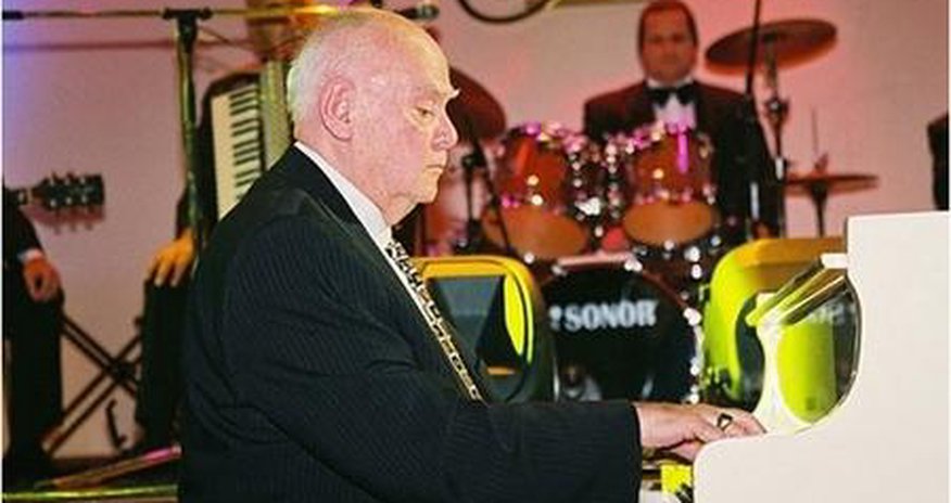 Çingiz Sadıxovun nəşi Bakıya gətirildi Çingiz Sadıxovun nəşi Bakıya gətirildi