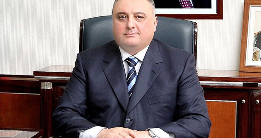 Eldar Mahmudovun ortağı Bakıya ekstradisiya edildi Eldar Mahmudovun ortağı Bakıya ekstradisiya edildi