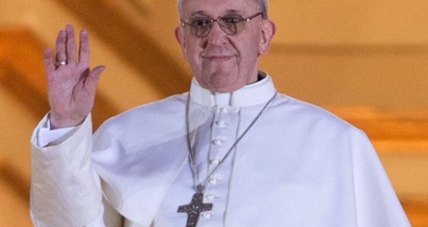 Roma Papasına 350 kiloqramlıq heykəl bağışladılar Roma Papasına 350 kiloqramlıq heykəl bağışladılar